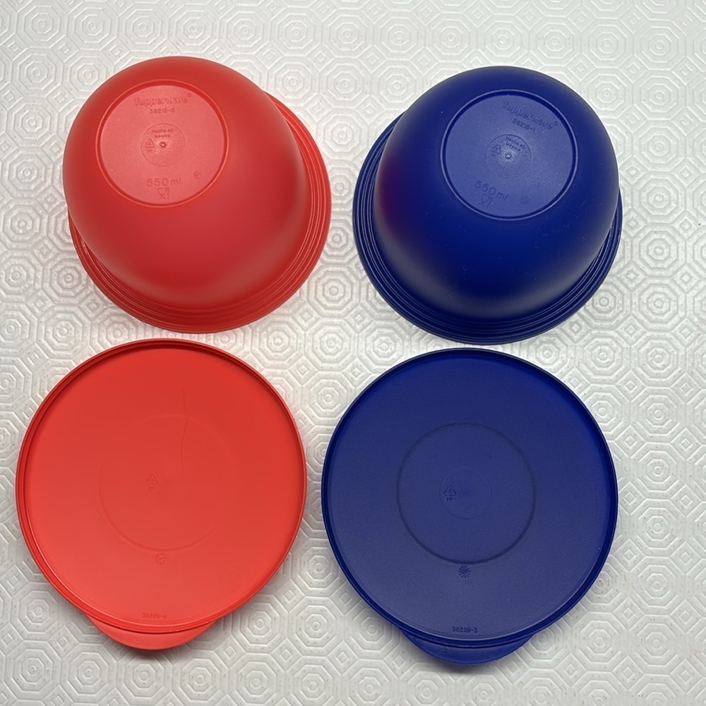 Tupperware Impressions Classic Mini Bowls with Lids 550 ml Set of 2 Red and Blue
